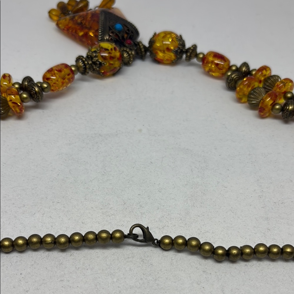 Incredible statement necklace with faux amber beads - Picture 14 of 15